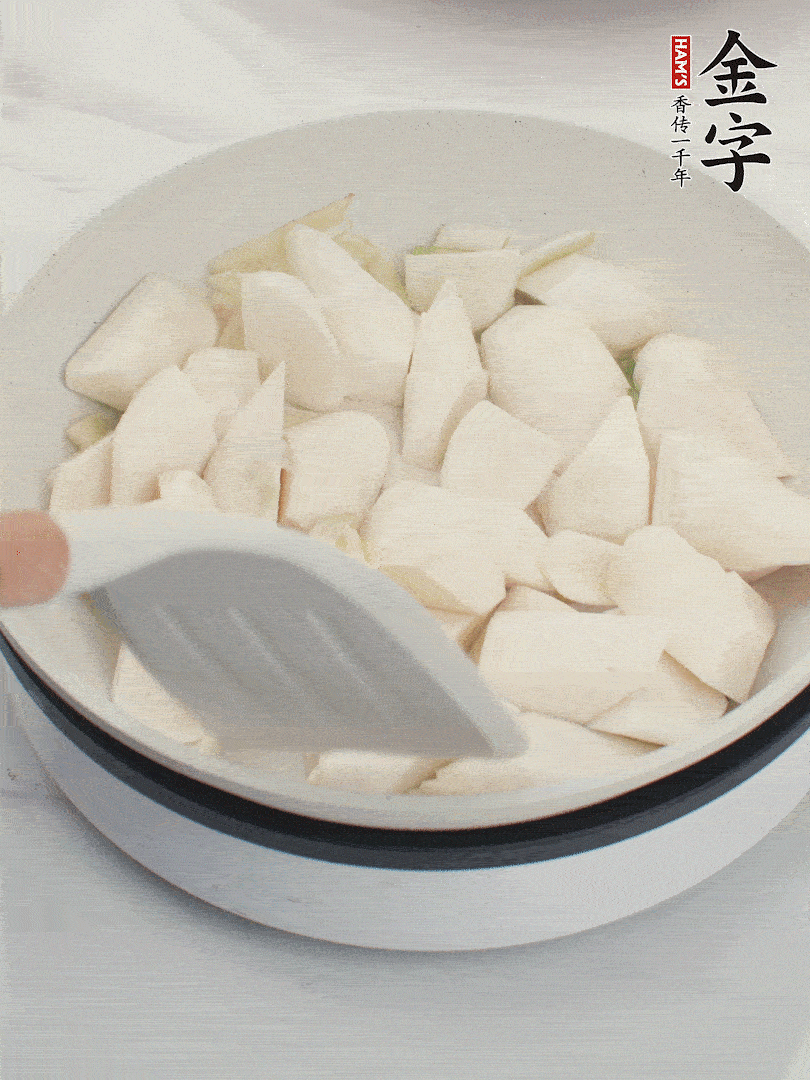 加茭白煸炒。